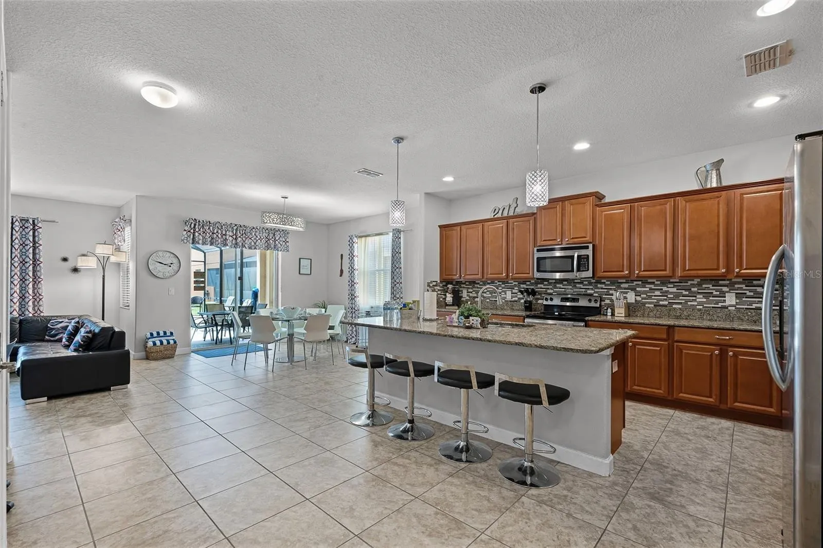 Slide show image of the Orlando Florida Home for Sale 03