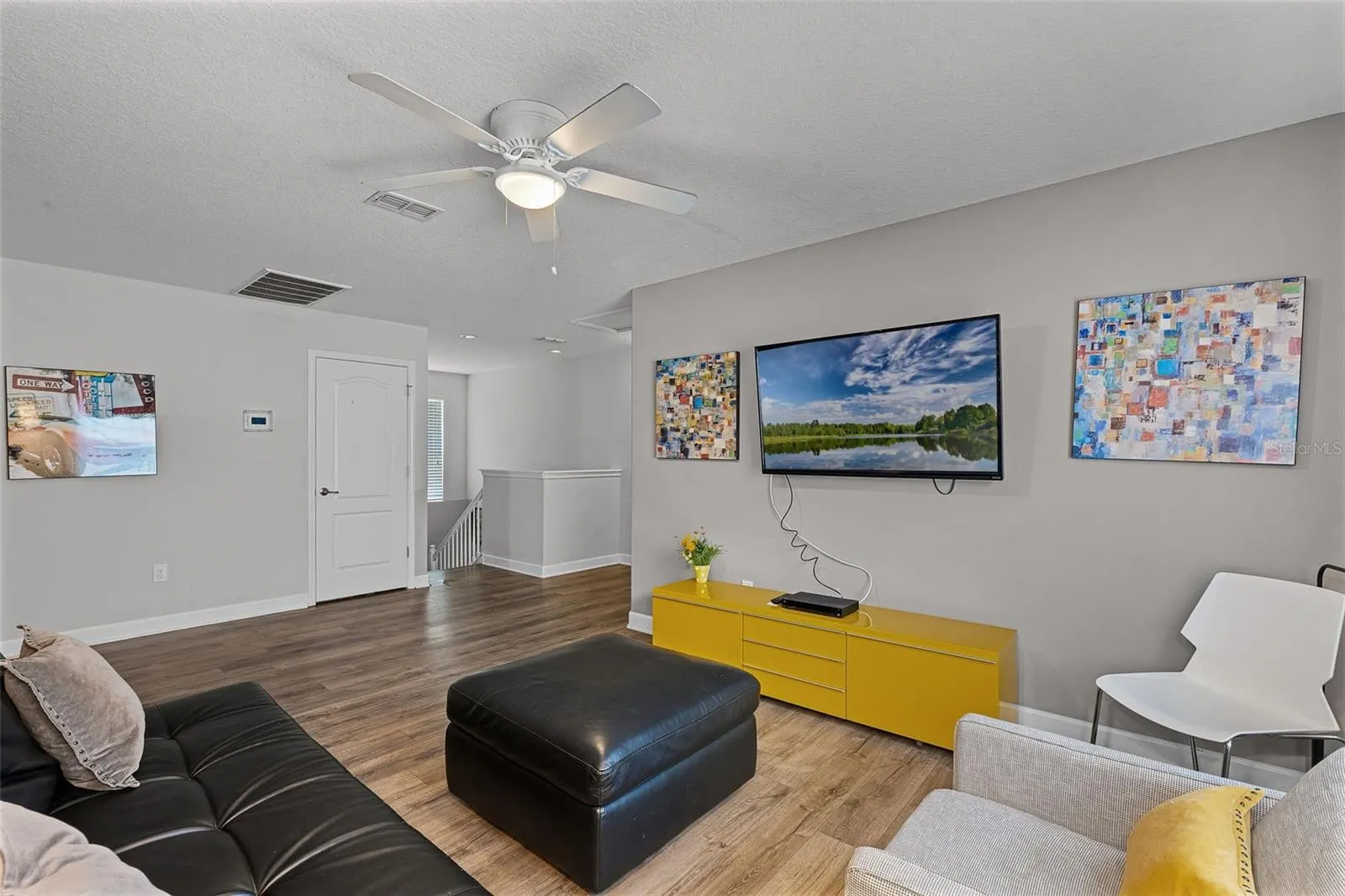 Slide show image of the Orlando Florida Home for Sale 16