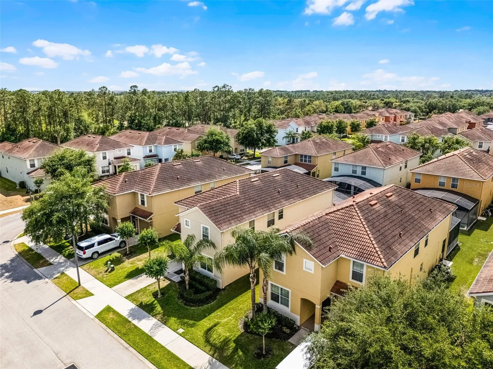 Slide show image of the Orlando Florida Home for Sale 47