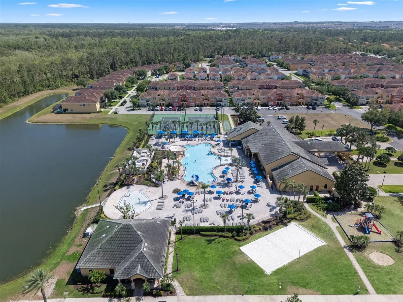 Slide show image of the Orlando Florida Home for Sale 58