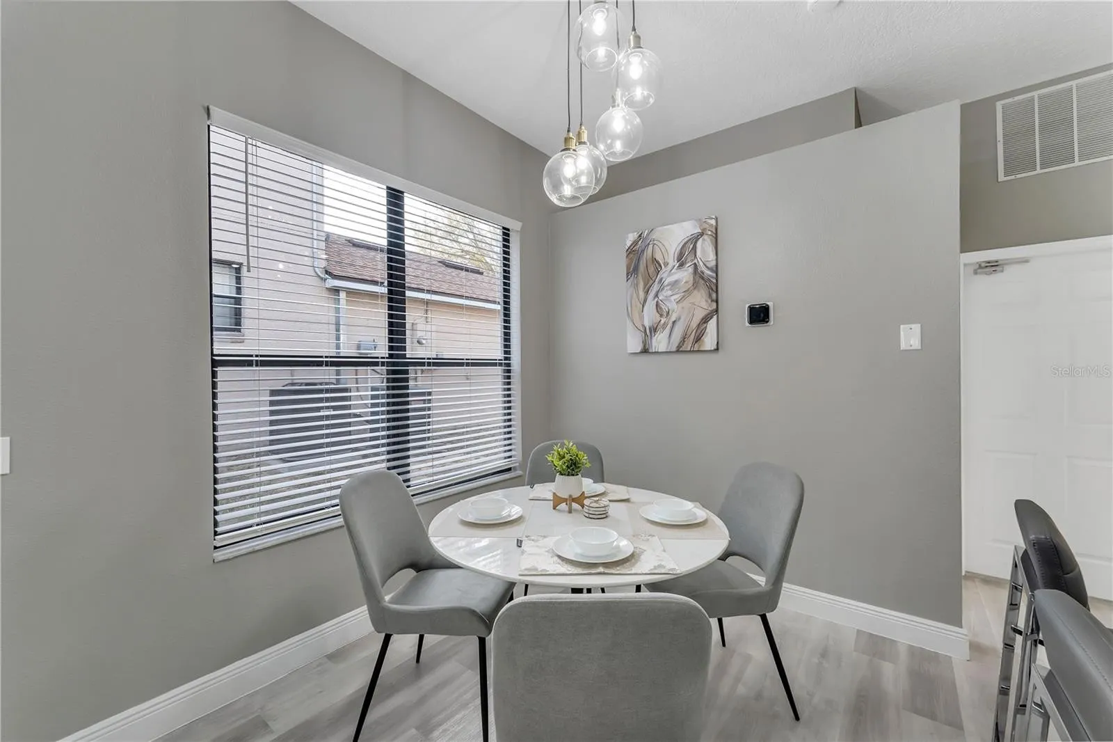 Slide show image of the Orlando Florida Home for Sale 13