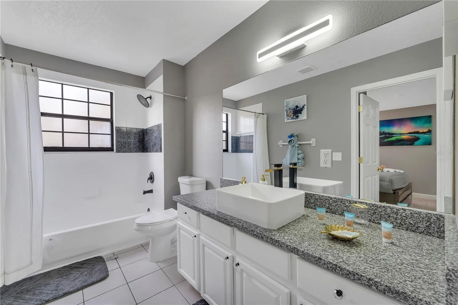 Slide show image of the Orlando Florida Home for Sale 28