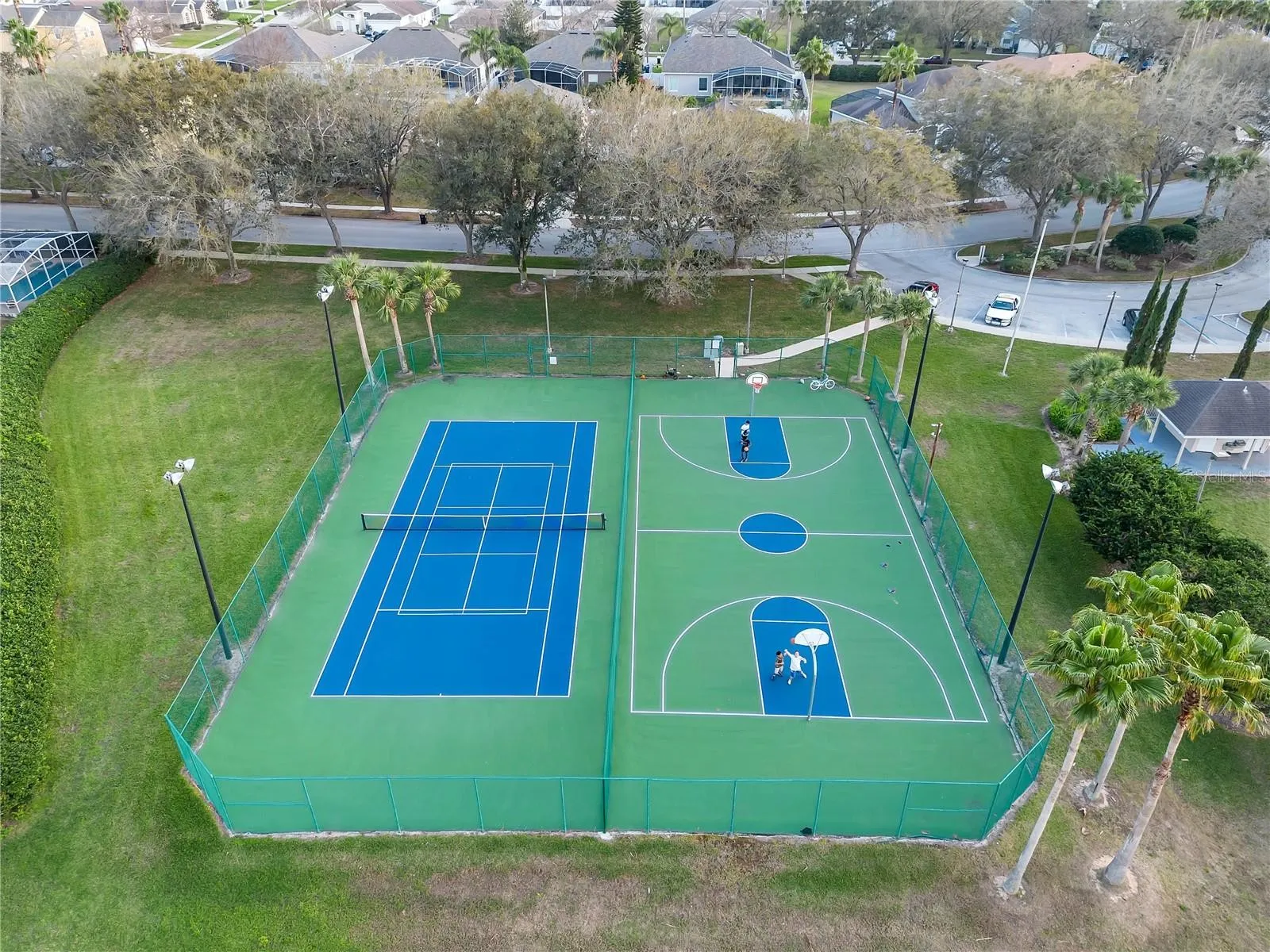 Slide show image of the Orlando Florida Home for Sale 46