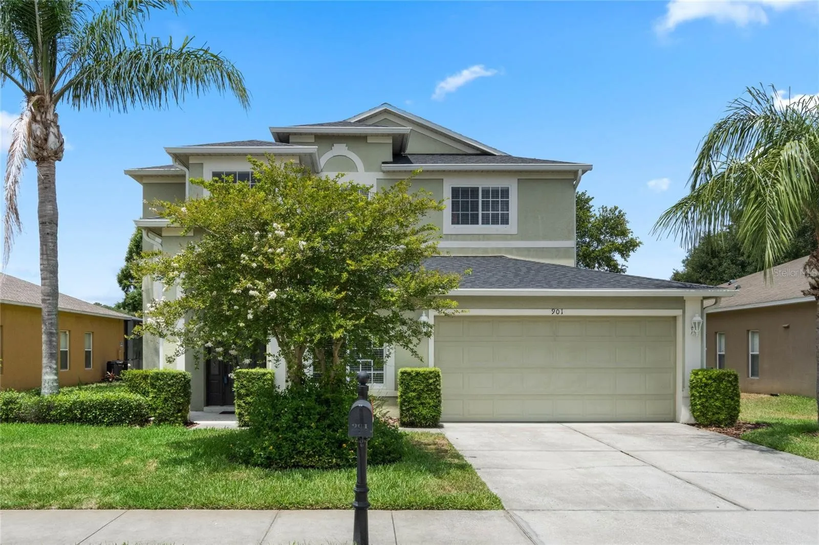 Slide show image of the Orlando Florida Home for Sale 29