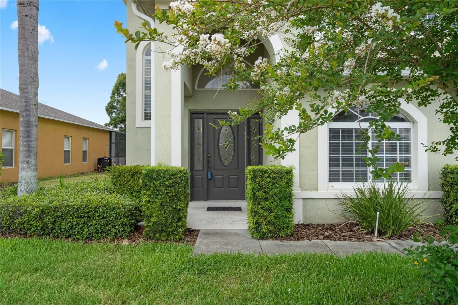 Slide show image of the Orlando Florida Home for Sale 30