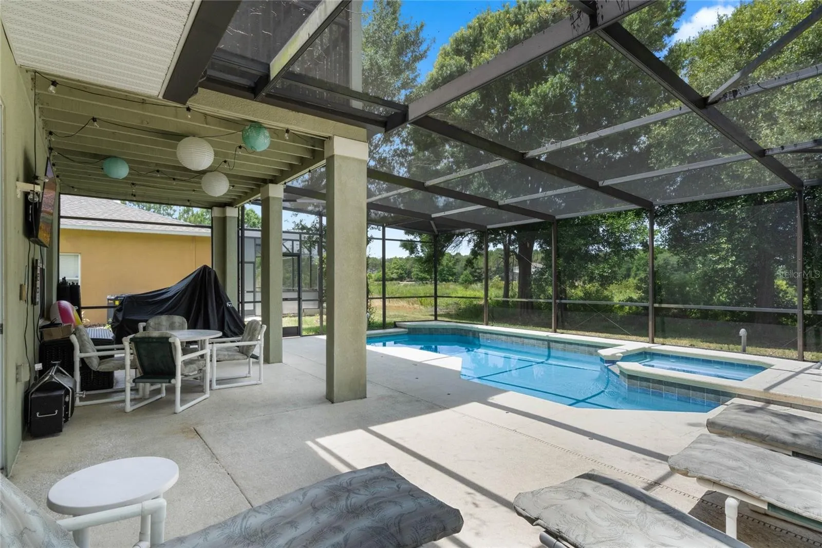 Slide show image of the Orlando Florida Home for Sale 37