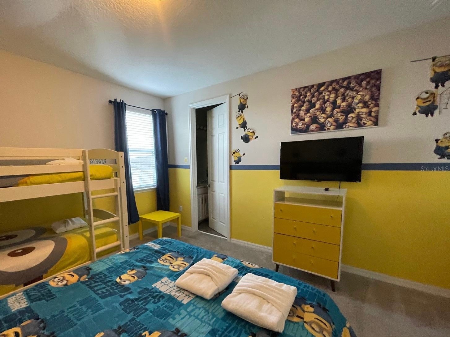 Slide show image of the Orlando Florida Home for Sale 27