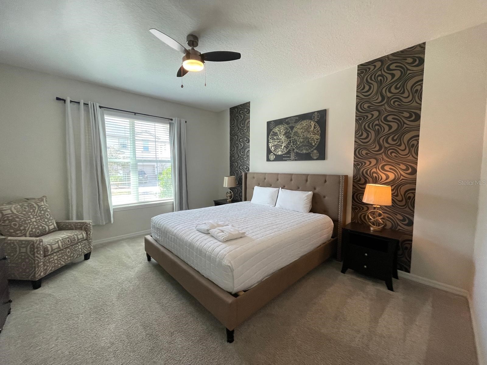 Slide show image of the Orlando Florida Home for Sale 37