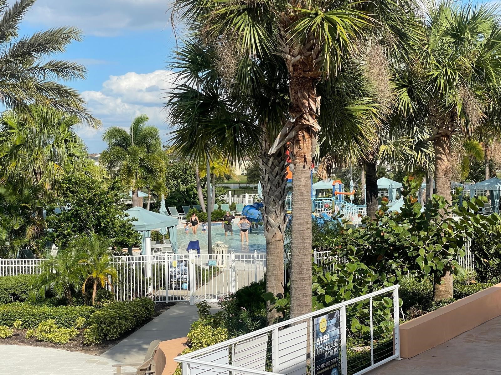 Slide show image of the Orlando Florida Home for Sale 49