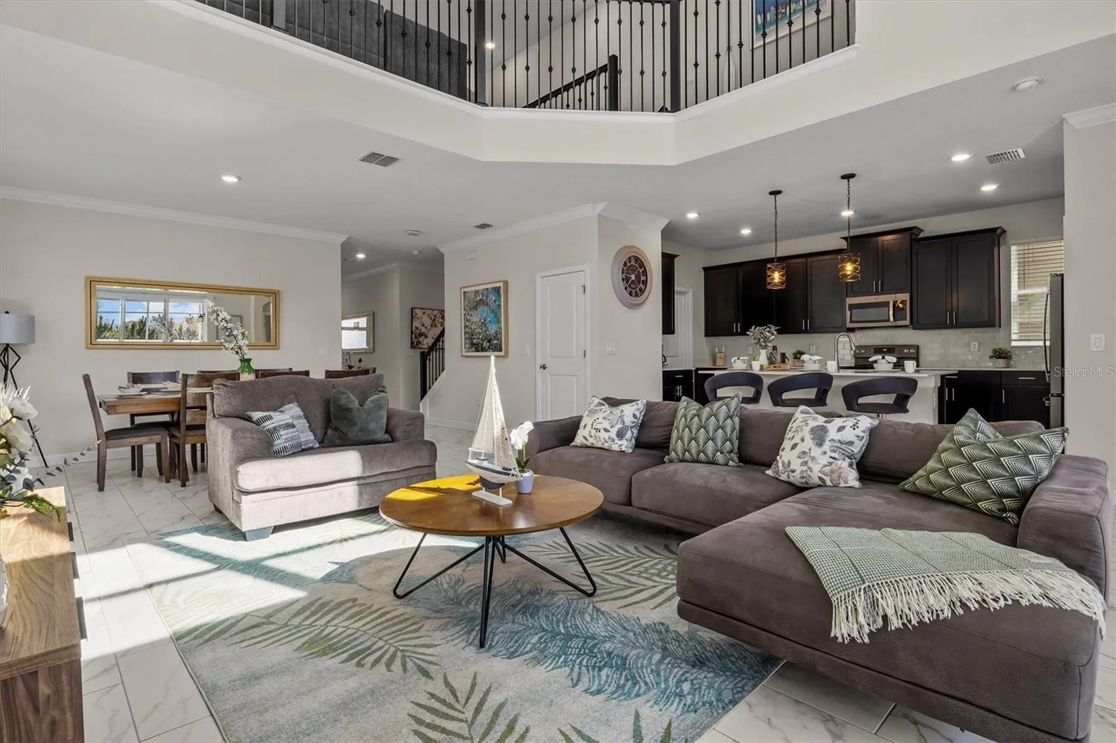 Slide show image of the Orlando Florida Home for Sale 11