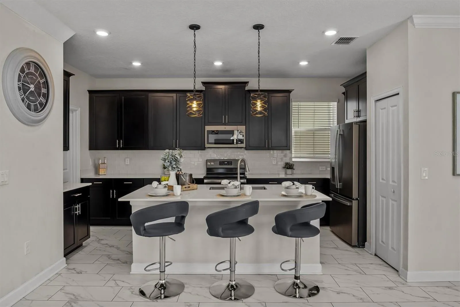 Slide show image of the Orlando Florida Home for Sale 12