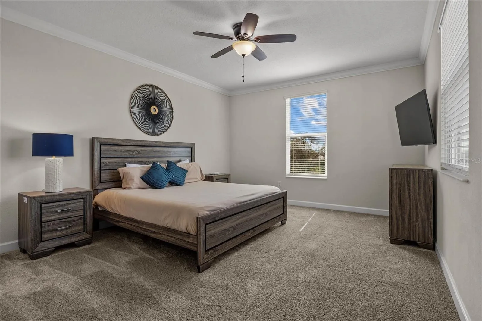 Slide show image of the Orlando Florida Home for Sale 25