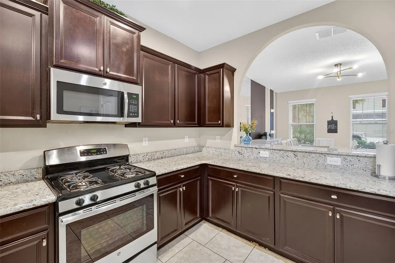 Slide show image of the Orlando Florida Home for Sale 09