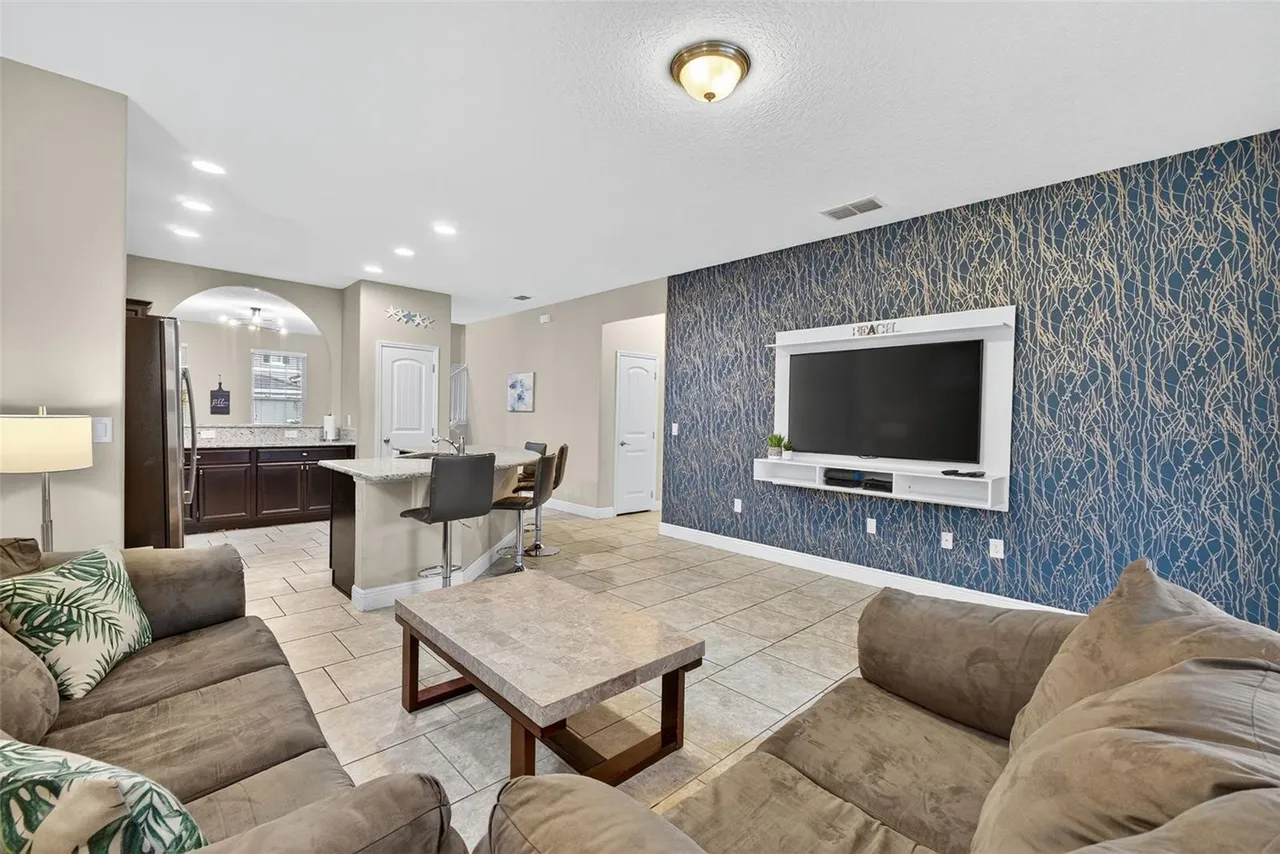 Slide show image of the Orlando Florida Home for Sale 12