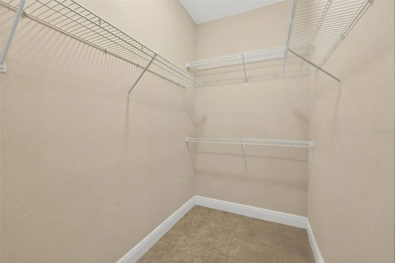 Slide show image of the Orlando Florida Home for Sale 20