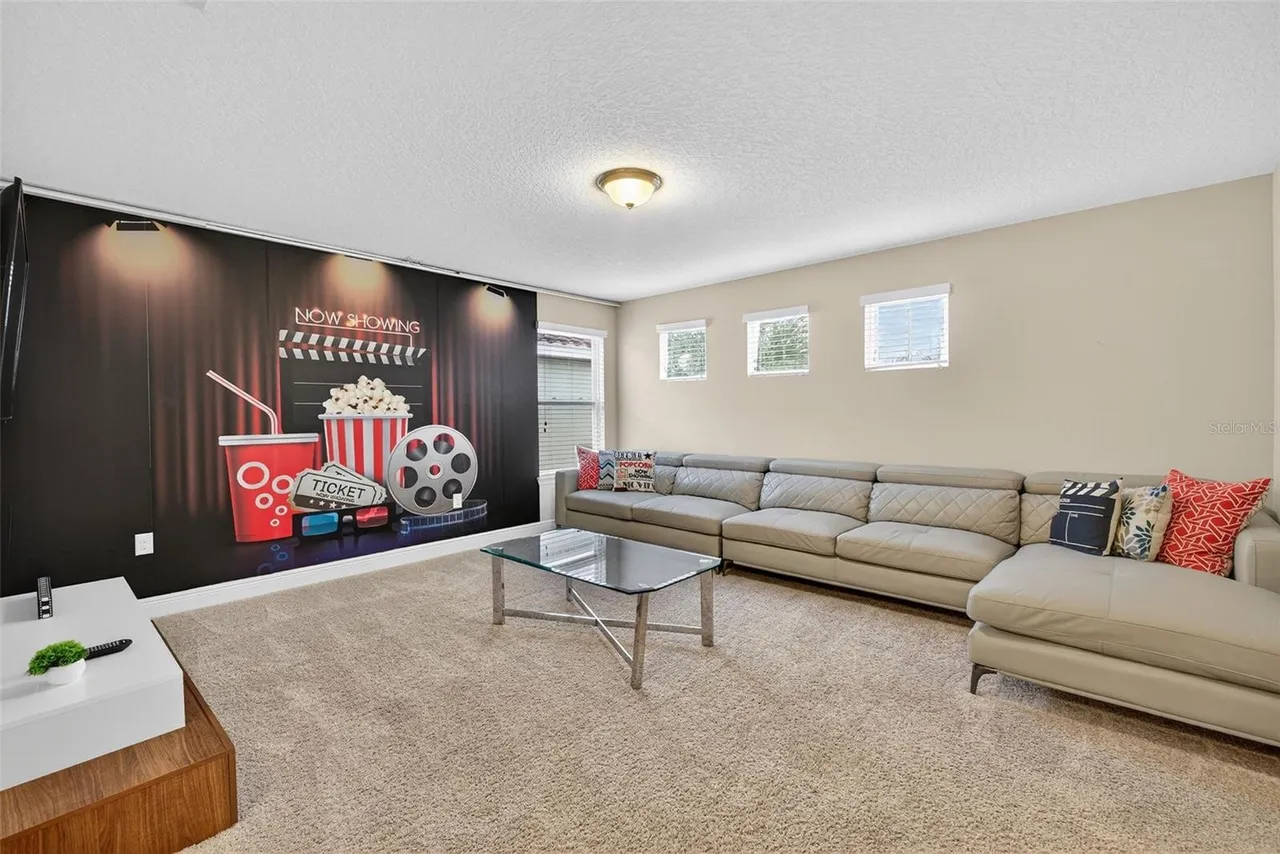 Slide show image of the Orlando Florida Home for Sale 22