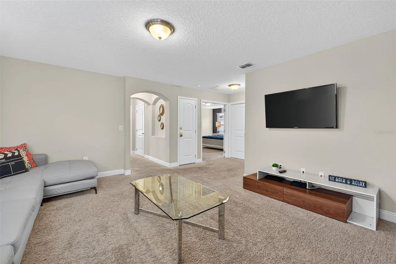 Slide show image of the Orlando Florida Home for Sale 24