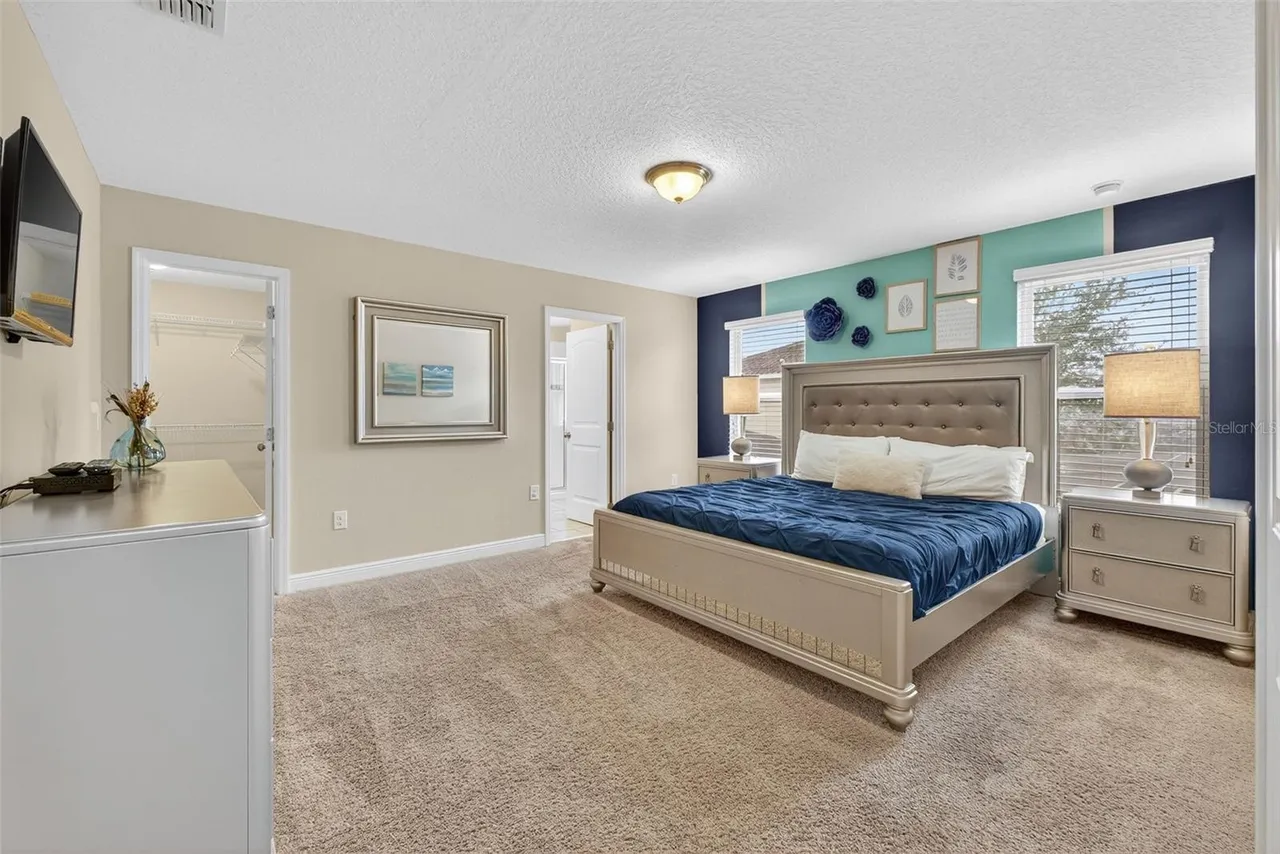 Slide show image of the Orlando Florida Home for Sale 25