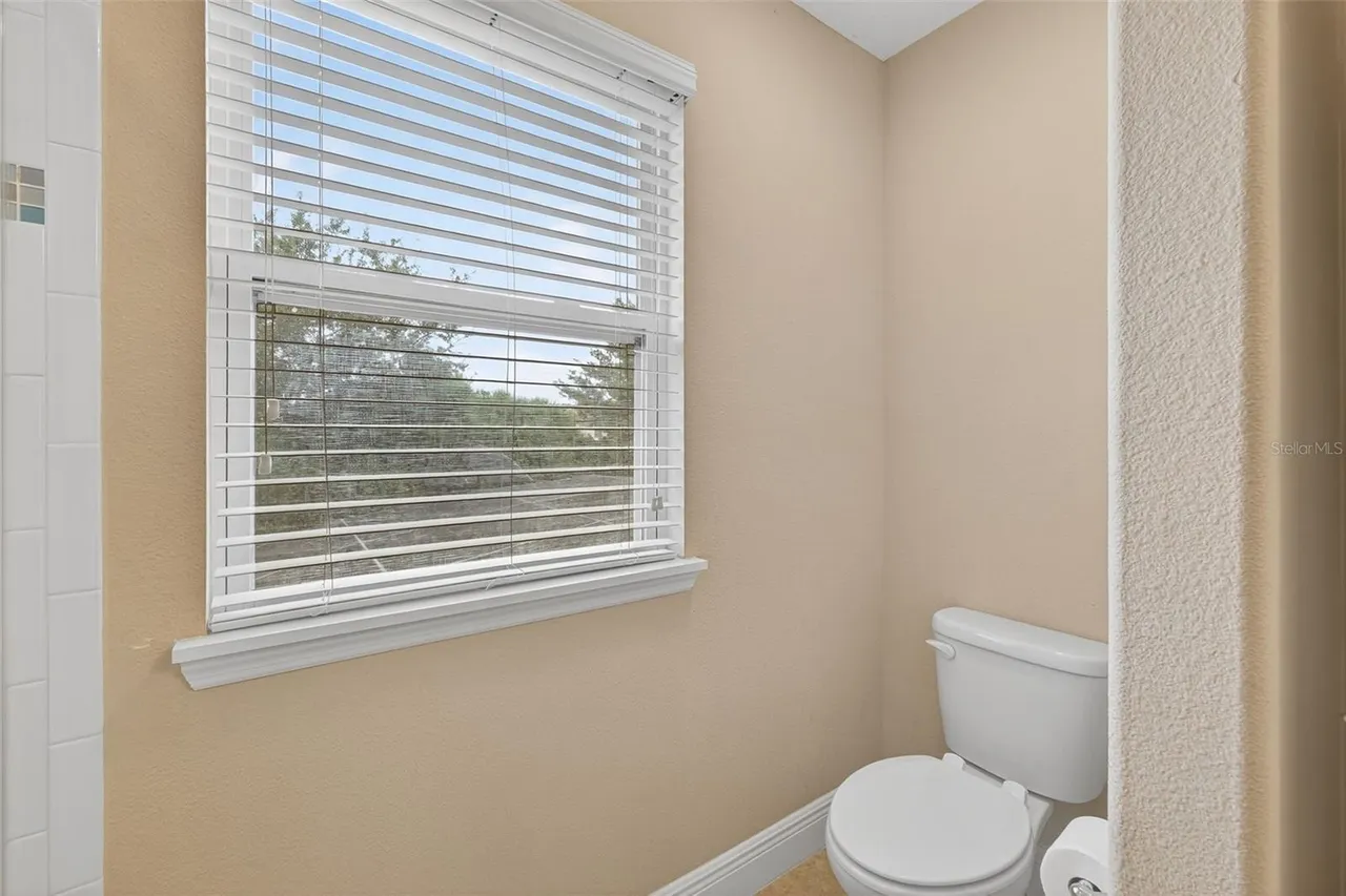 Slide show image of the Orlando Florida Home for Sale 31