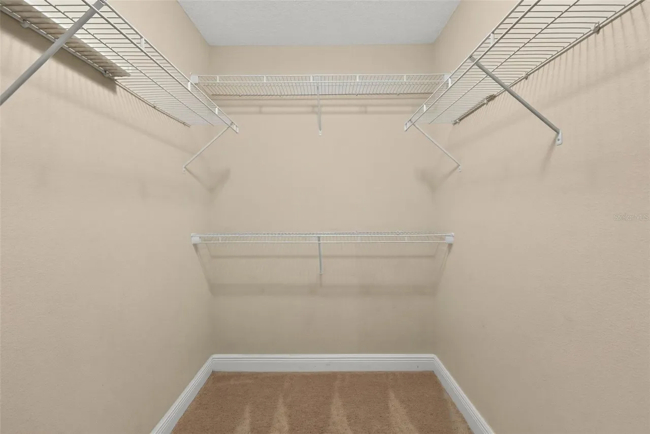 Slide show image of the Orlando Florida Home for Sale 32