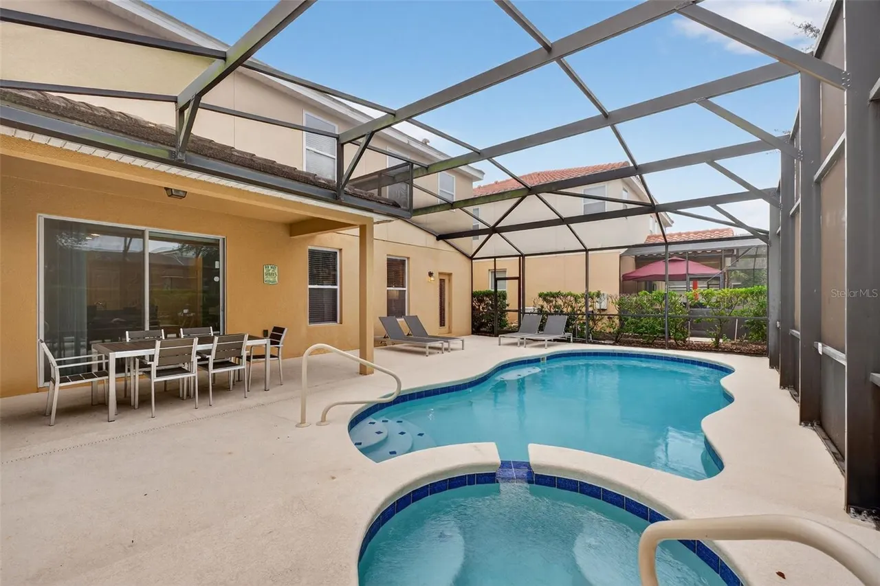 Slide show image of the Orlando Florida Home for Sale 43