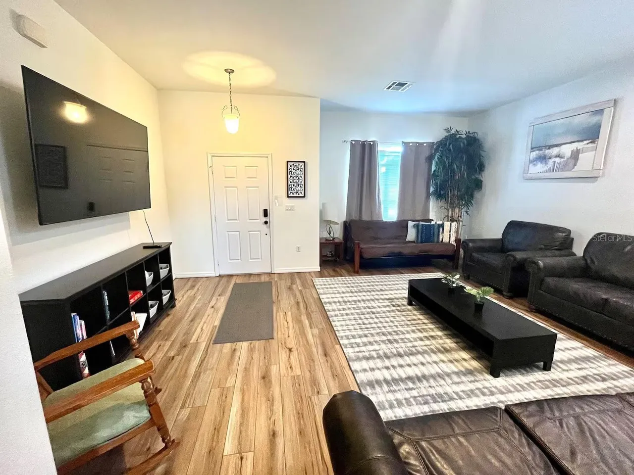 Slide show image of the Orlando Florida Home for Sale 04