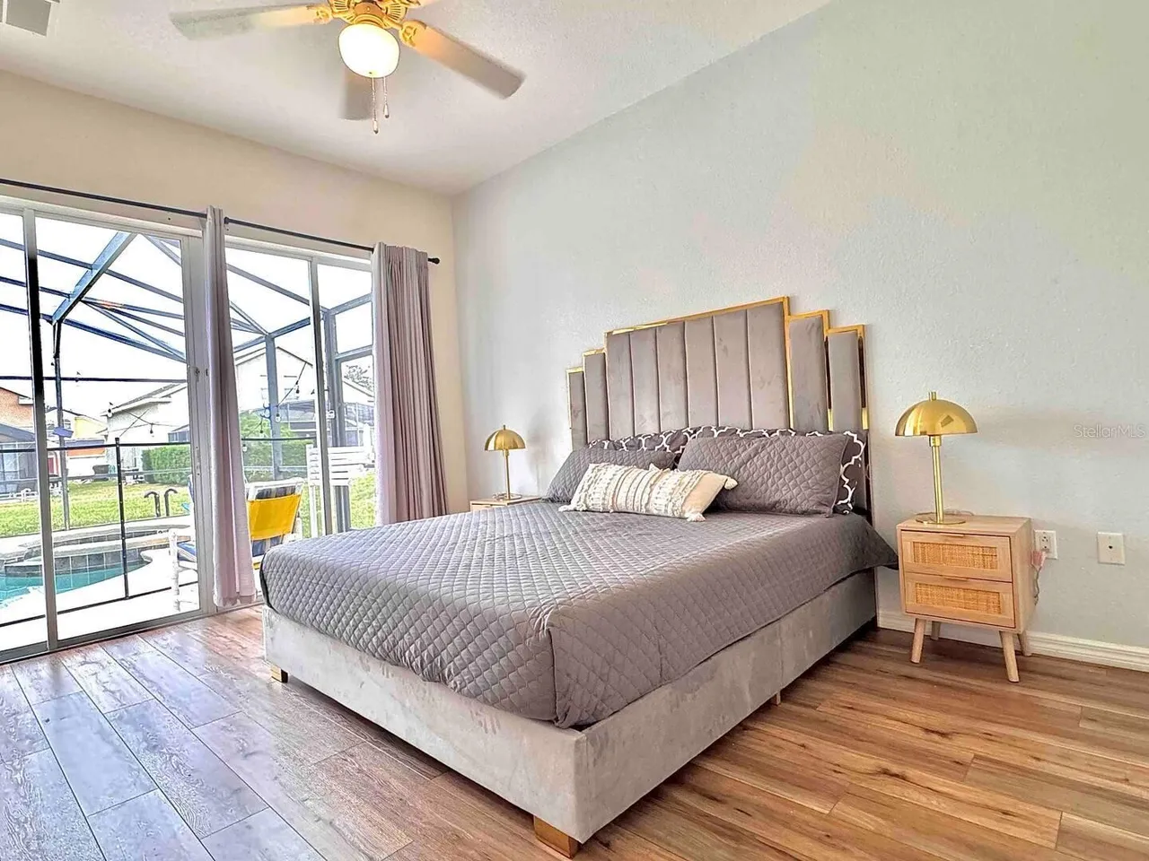 Slide show image of the Orlando Florida Home for Sale 12