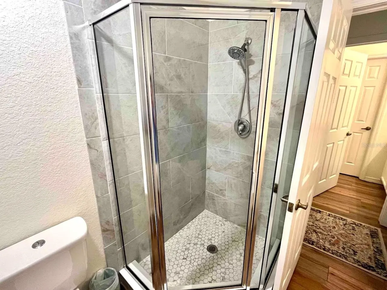 Slide show image of the Orlando Florida Home for Sale 20