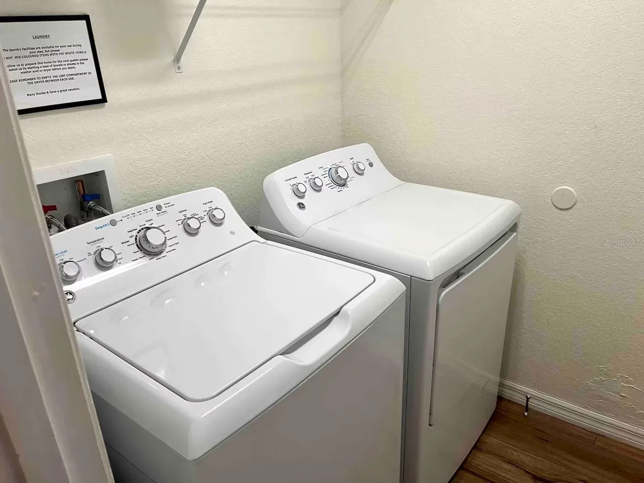 Slide show image of the Orlando Florida Home for Sale 25