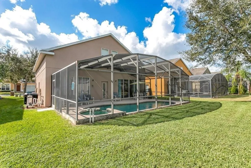 Slide show image of the Orlando Florida Home for Sale 27