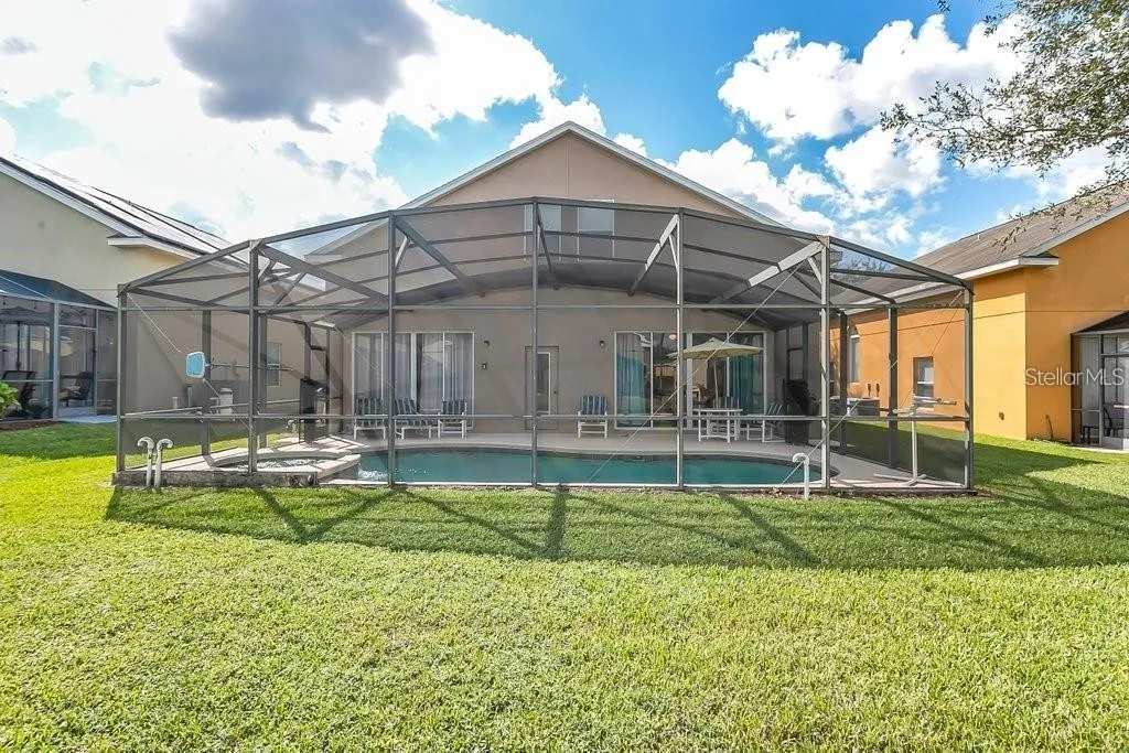 Slide show image of the Orlando Florida Home for Sale 28