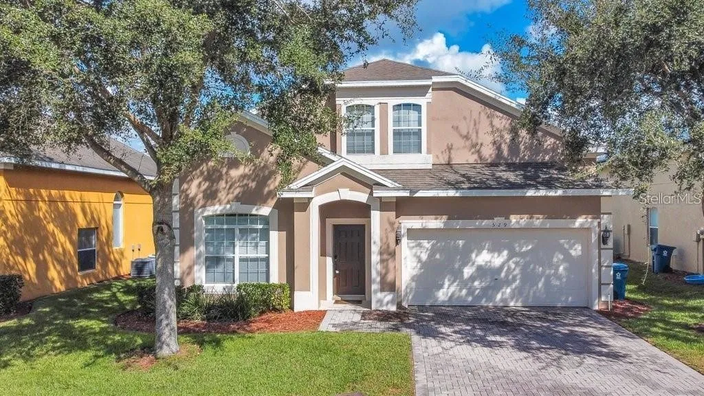 Slide show image of the Orlando Florida Home for Sale 29