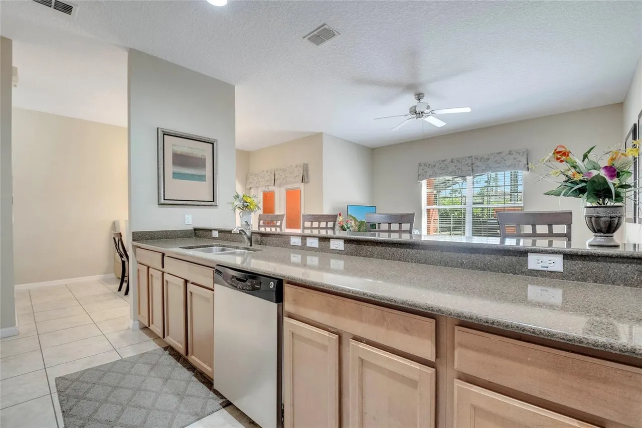 Slide show image of the Orlando Florida Home for Sale 18