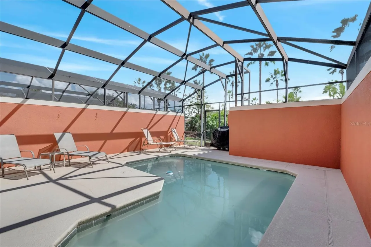 Slide show image of the Orlando Florida Home for Sale 27