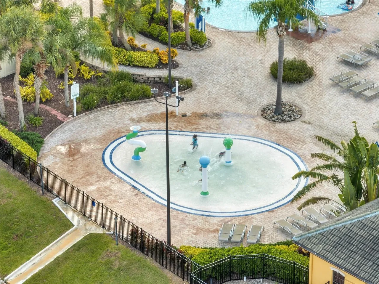 Slide show image of the Orlando Florida Home for Sale 57