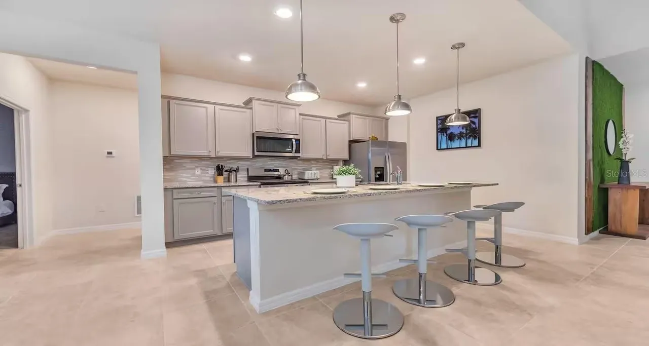 Slide show image of the Orlando Florida Home for Sale 07