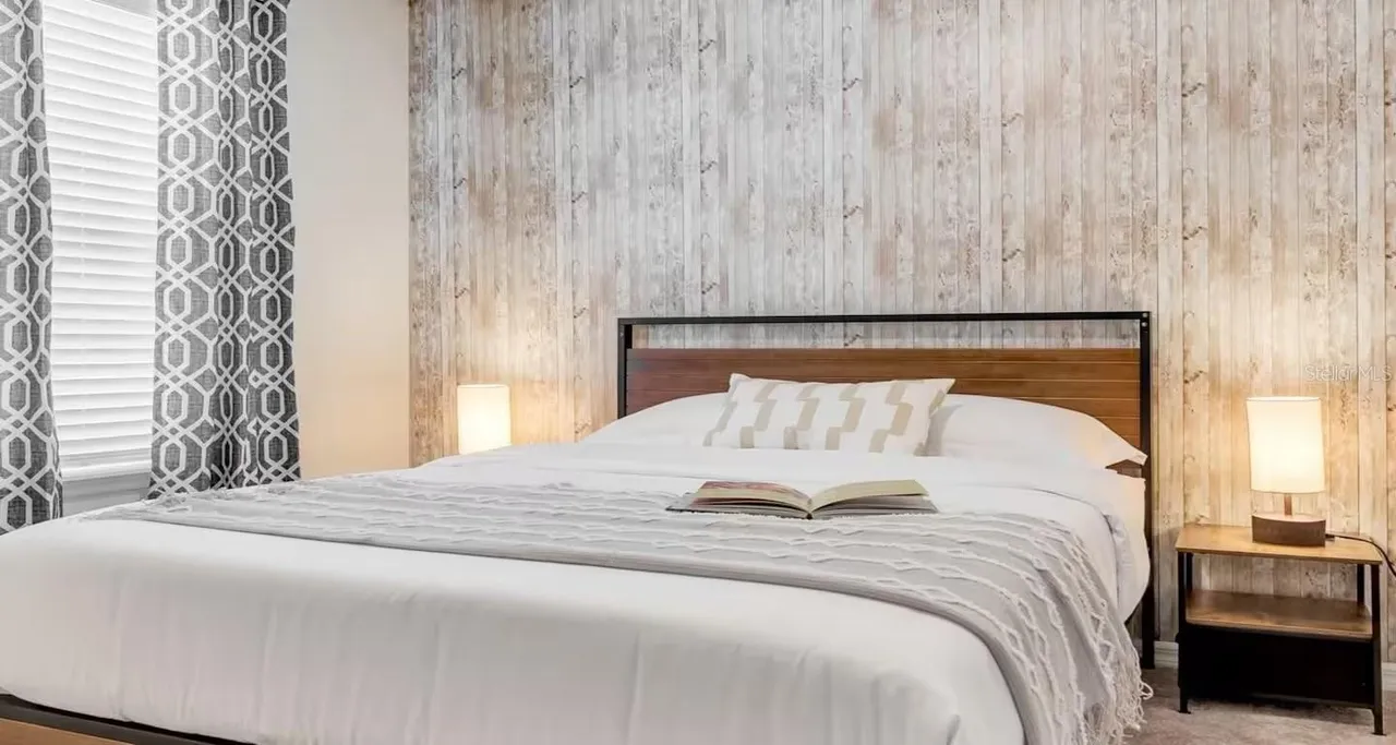 Slide show image of the Orlando Florida Home for Sale 14