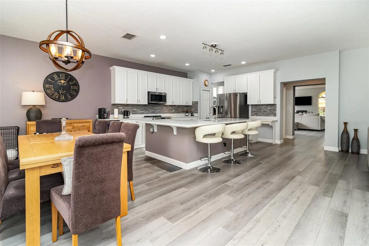 Slide show image of the Orlando Florida Home for Sale 13