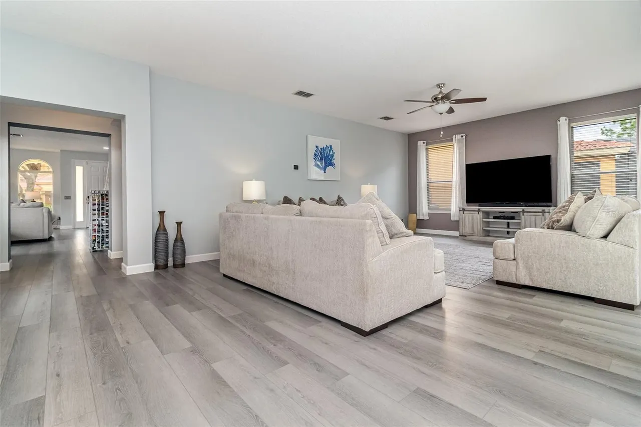 Slide show image of the Orlando Florida Home for Sale 14