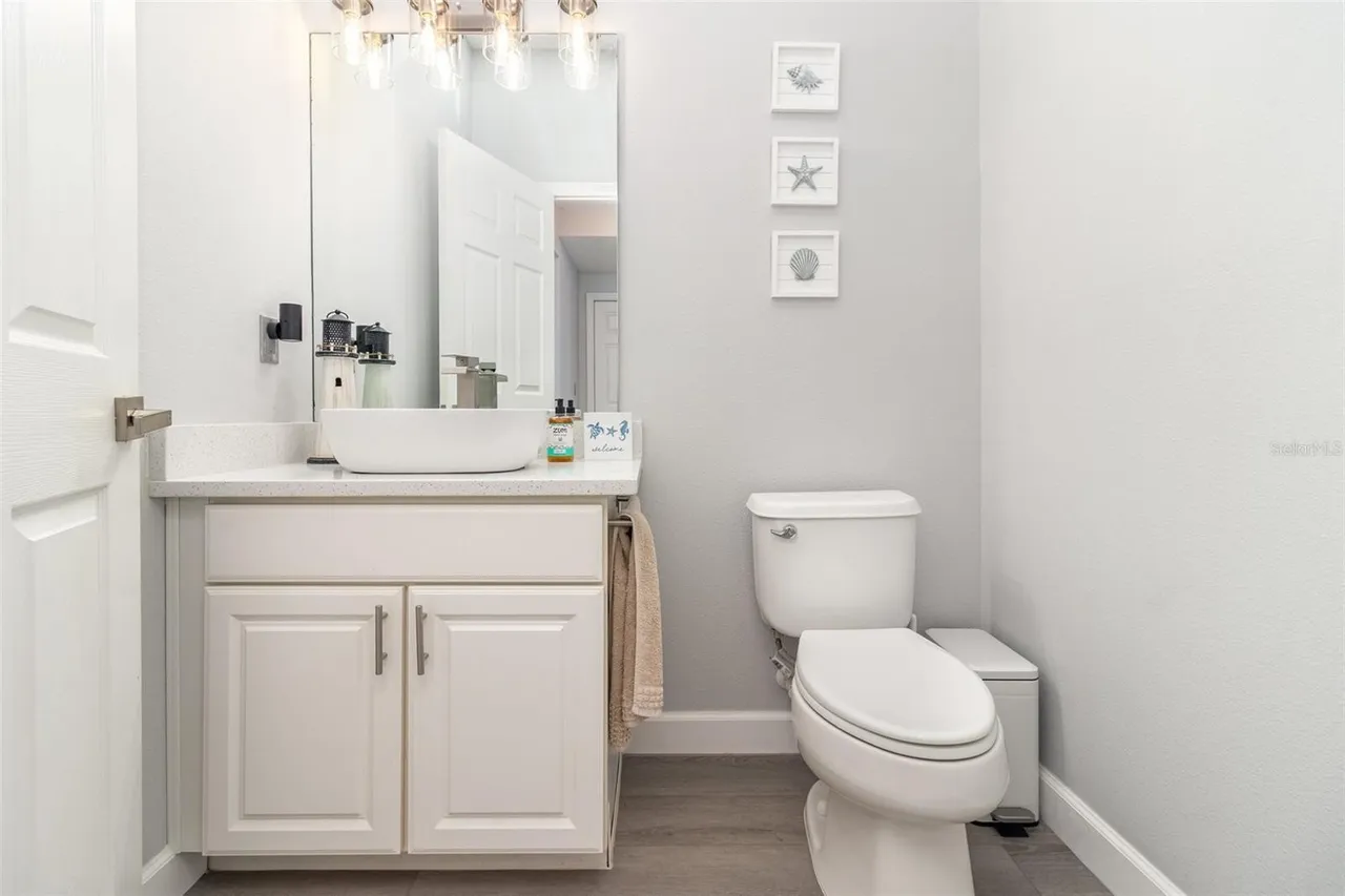 Slide show image of the Orlando Florida Home for Sale 16