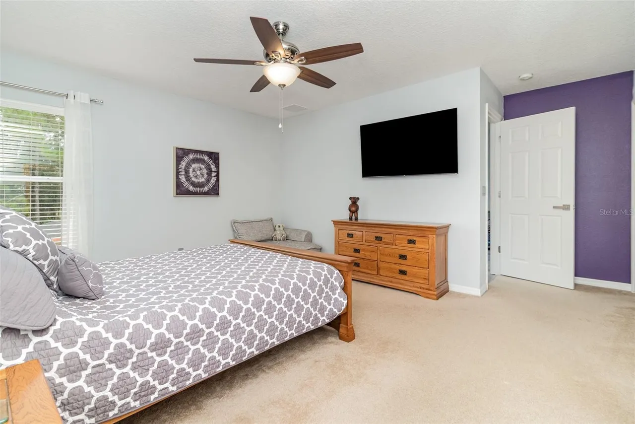 Slide show image of the Orlando Florida Home for Sale 22