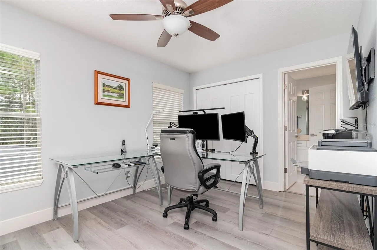 Slide show image of the Orlando Florida Home for Sale 24