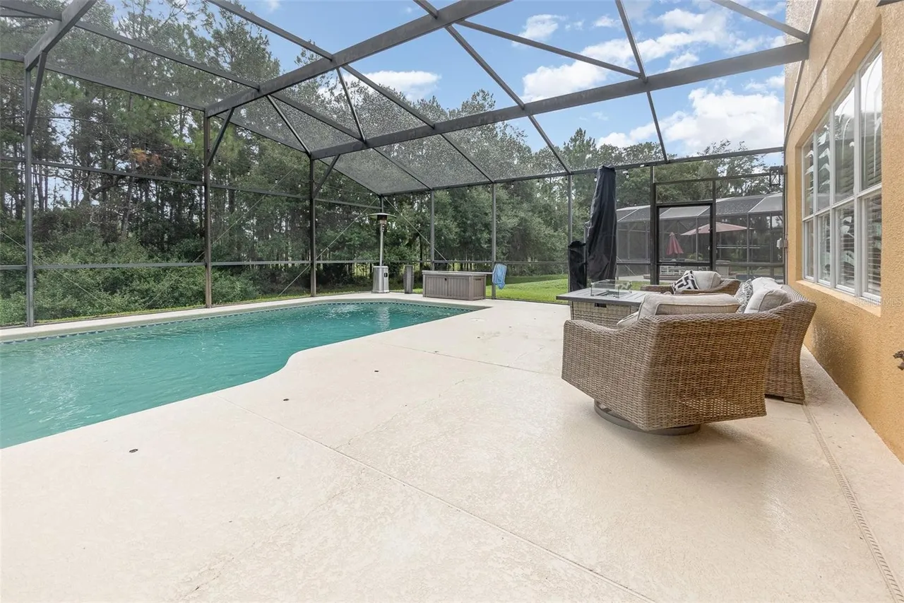 Slide show image of the Orlando Florida Home for Sale 42