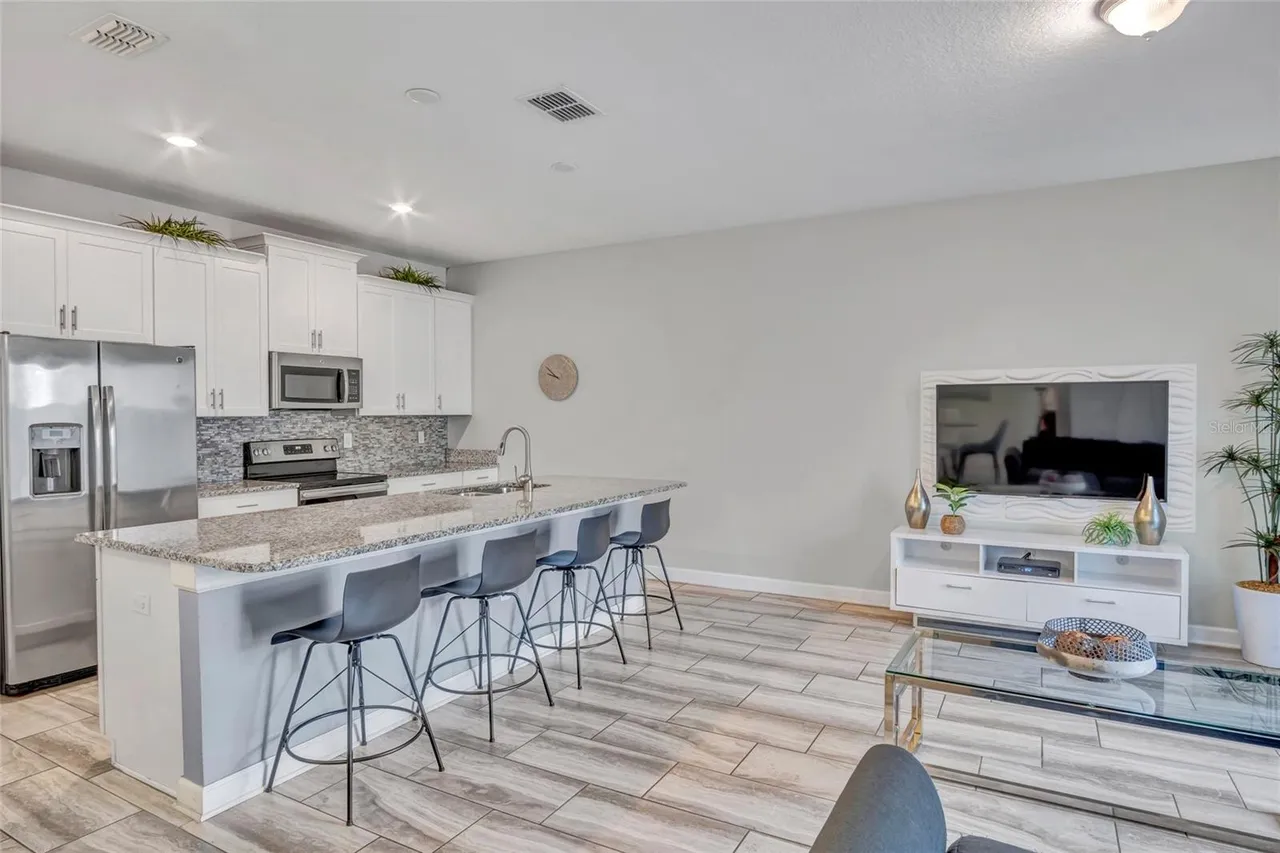 Slide show image of the Orlando Florida Home for Sale 07