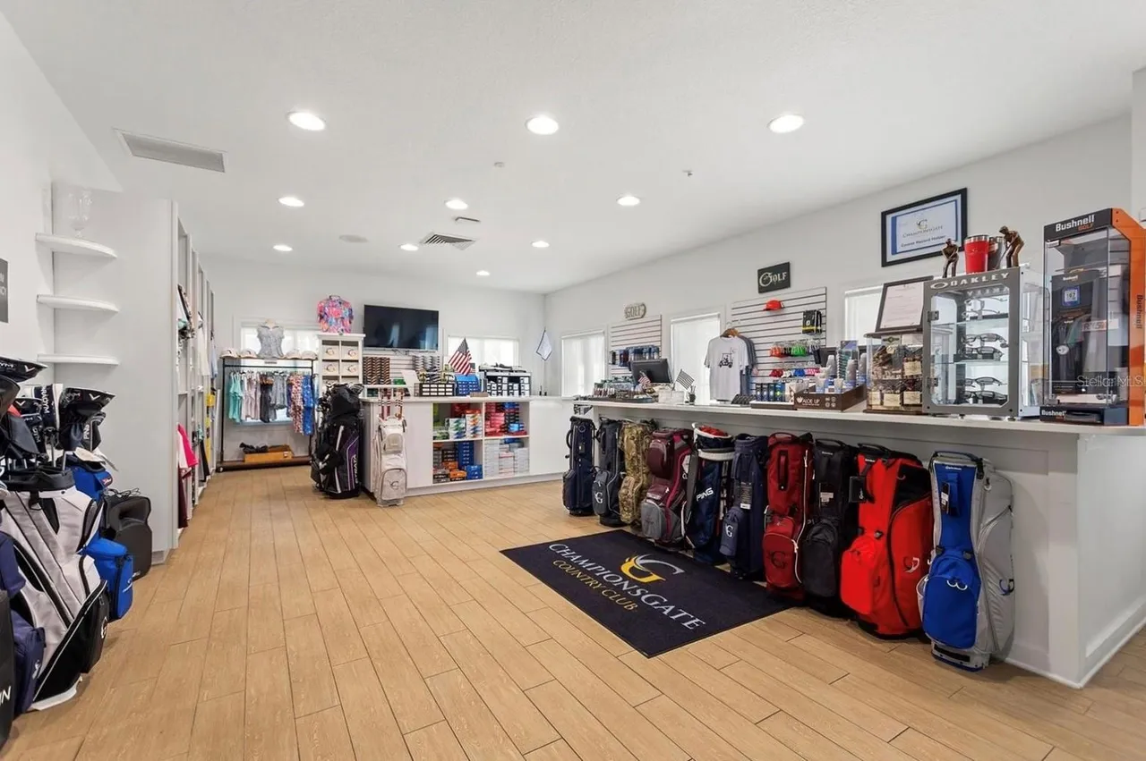 Slide show image of the Orlando Florida Home for Sale 34