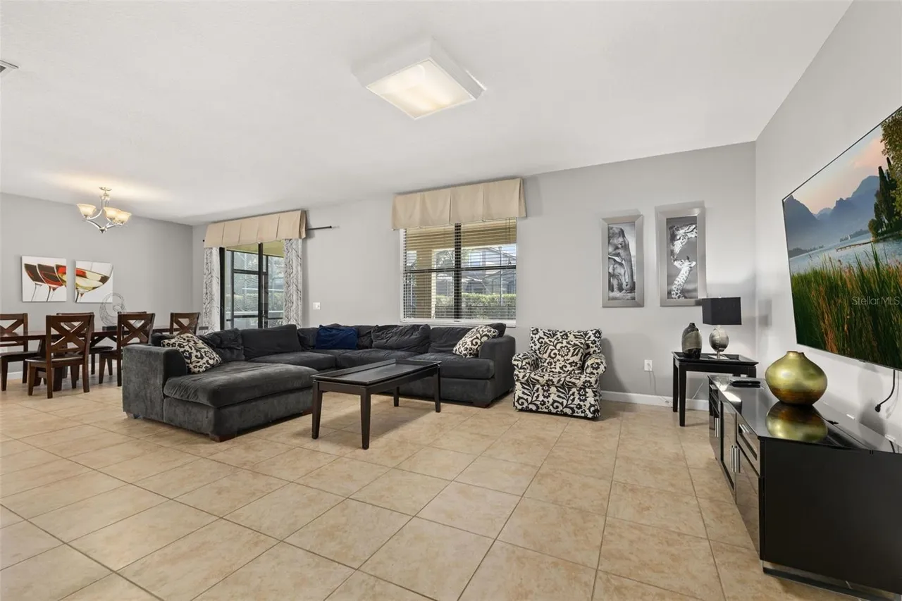 Slide show image of the Orlando Florida Home for Sale 14