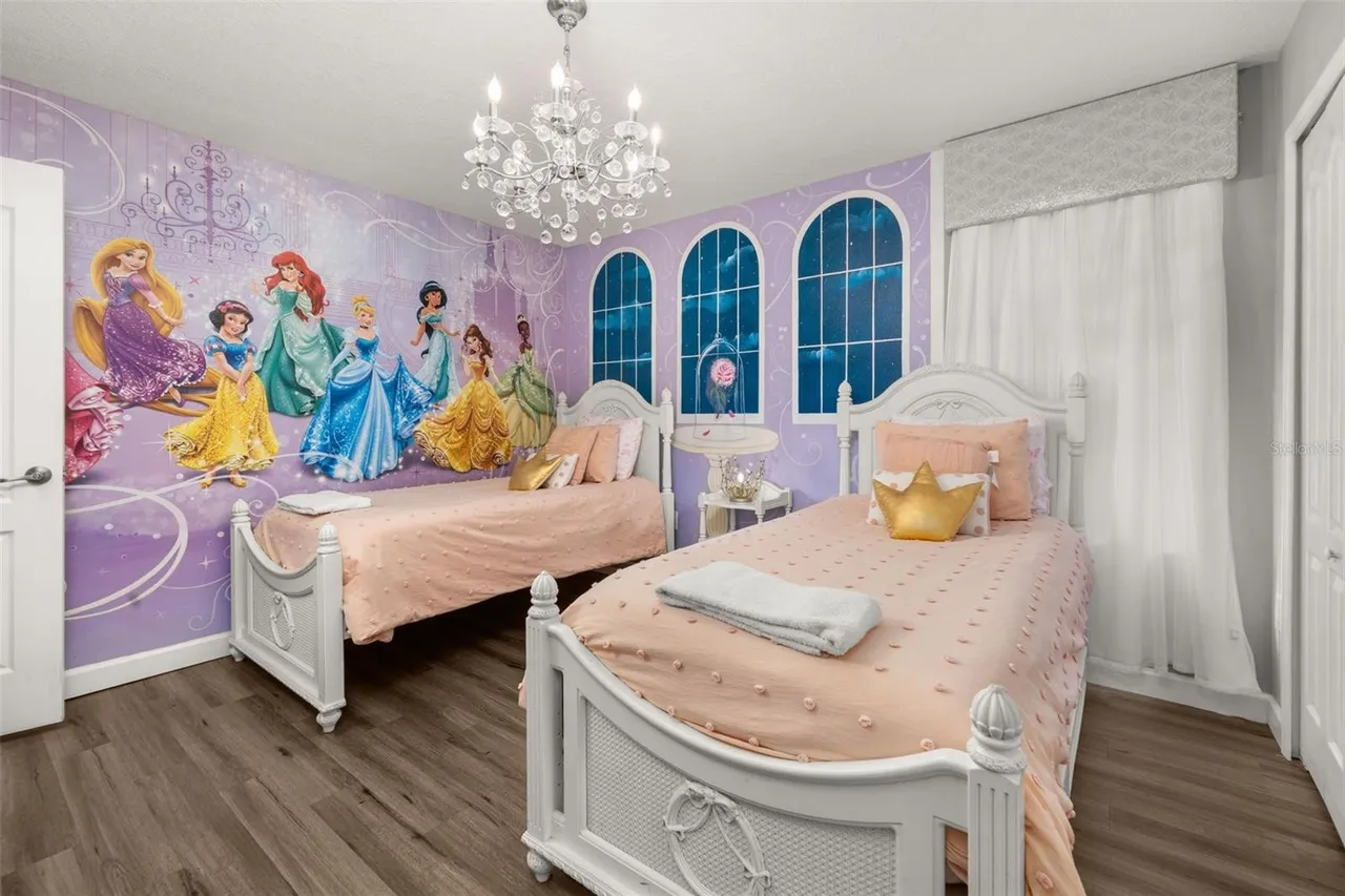 Slide show image of the Orlando Florida Home for Sale 27