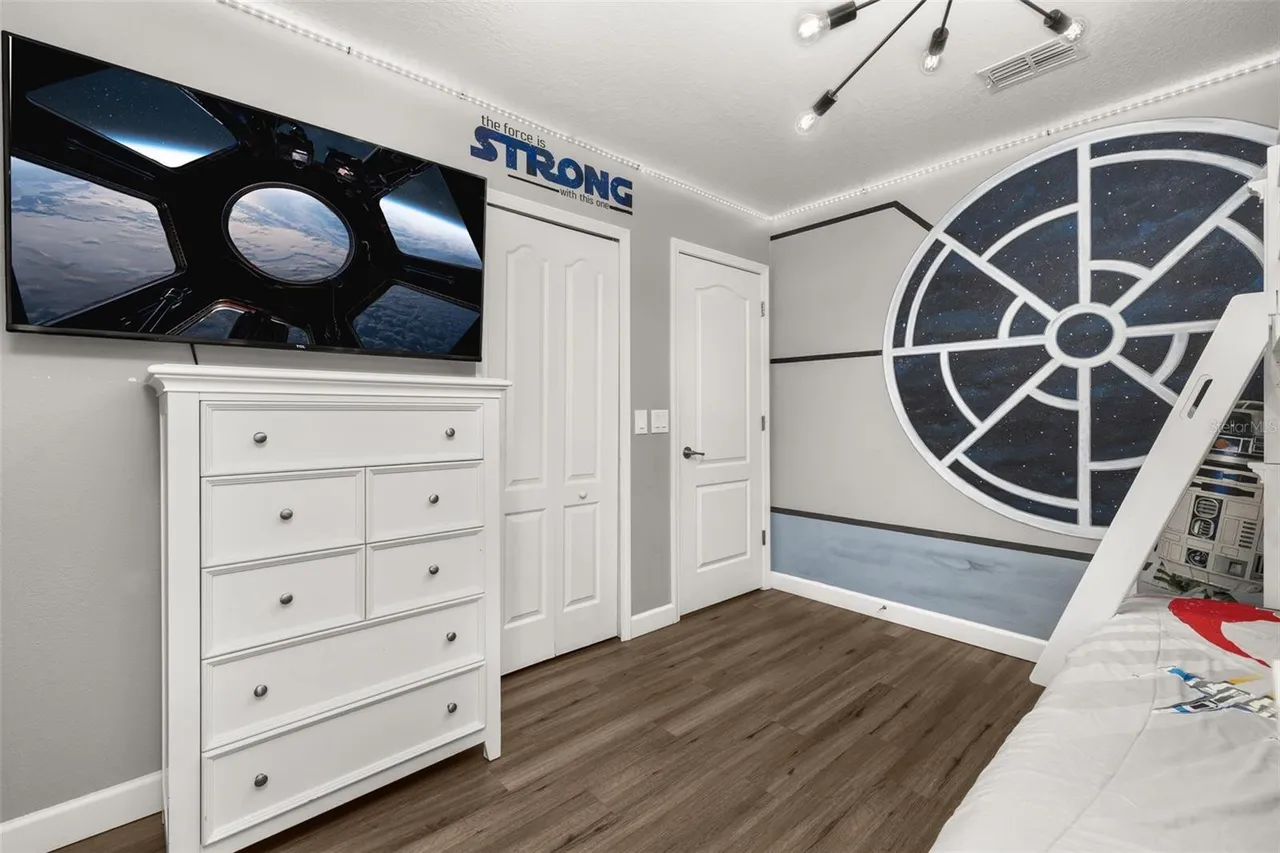 Slide show image of the Orlando Florida Home for Sale 36