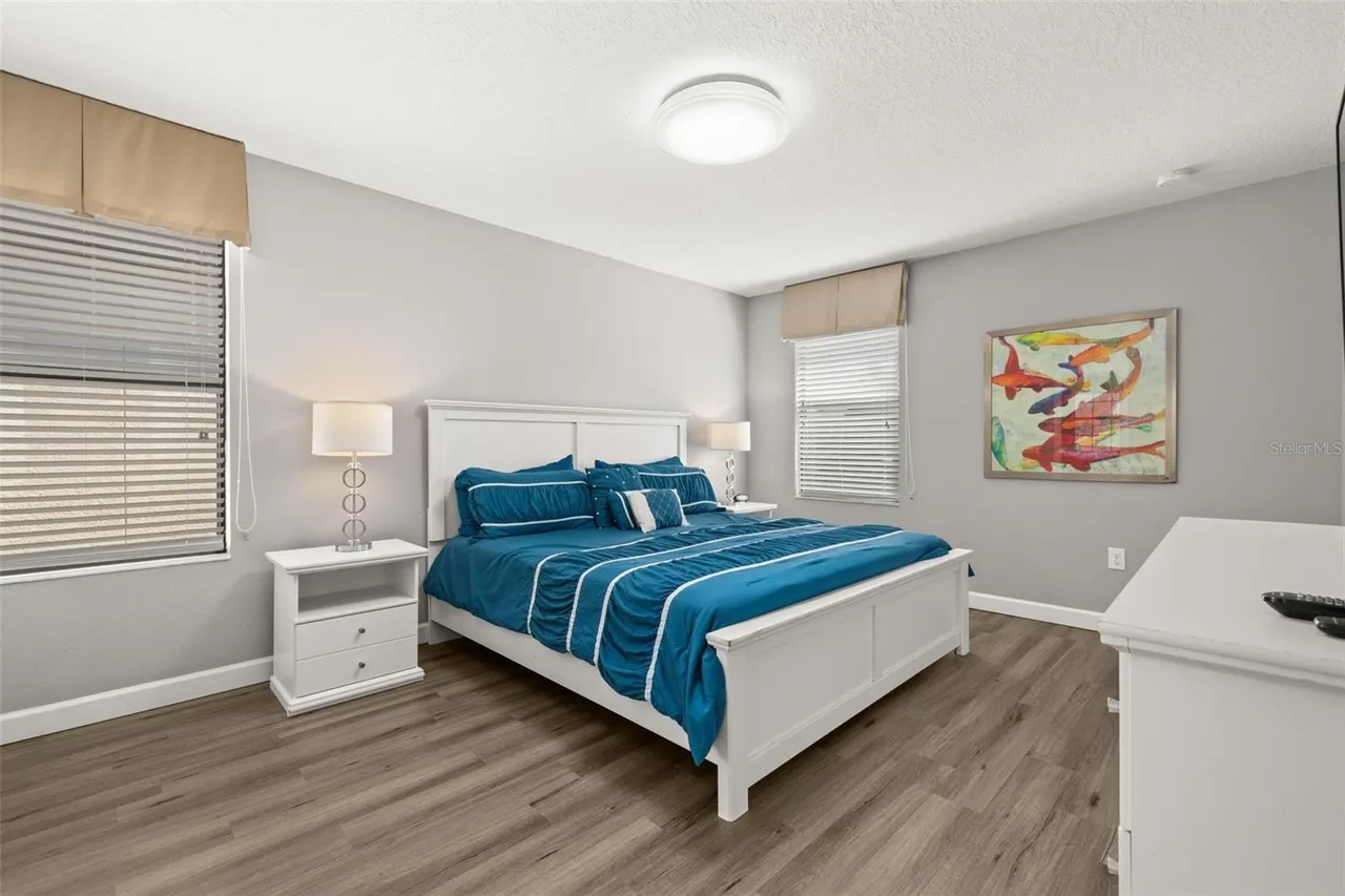 Slide show image of the Orlando Florida Home for Sale 37