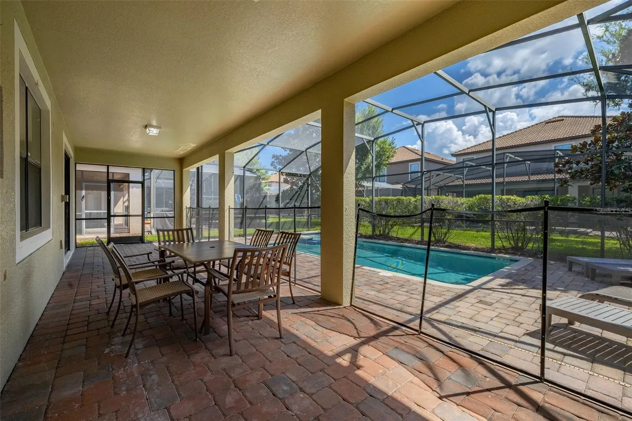 Slide show image of the Orlando Florida Home for Sale 49